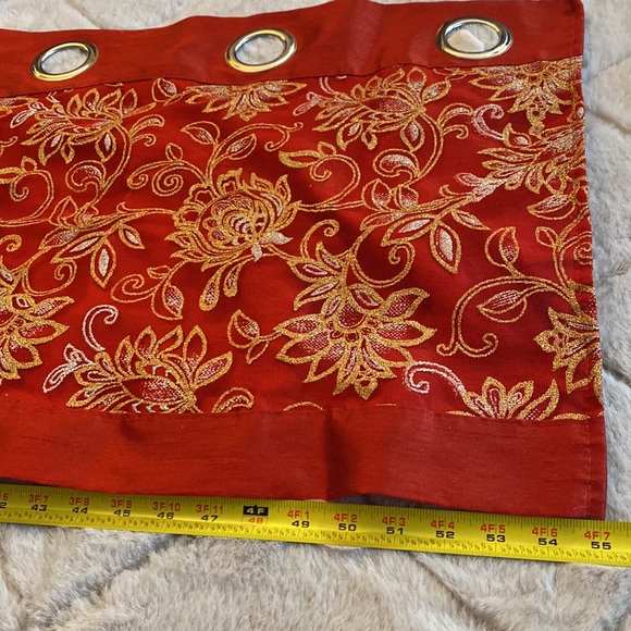 Brick red, gold, and silver valance - Picture 4 of 4
